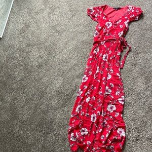 Floral belted dress with a slit